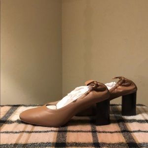 Tan Everlane Italy heels.